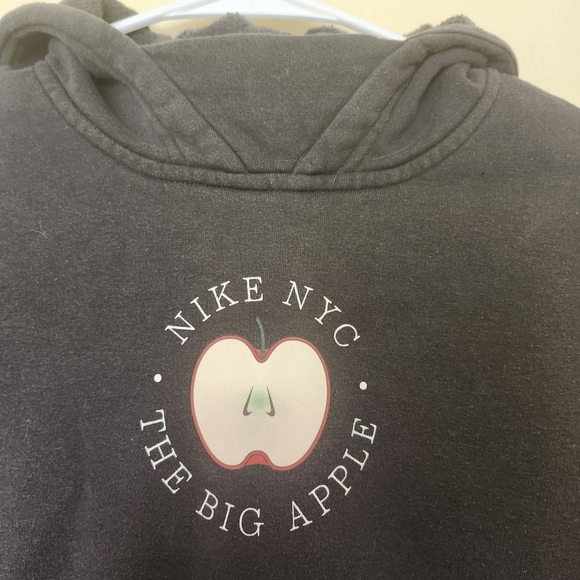Nike NYC Big Apple graphic popover‎ pullover hoodie black  youth size XL - Picture 4 of 10
